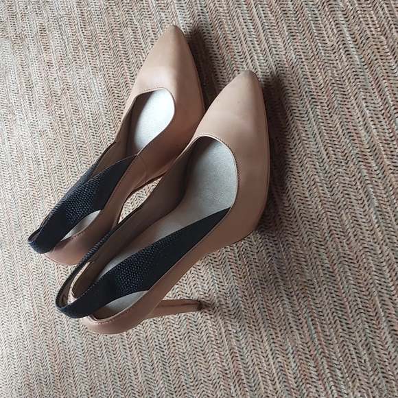 Shoes - Picture 2 of 5